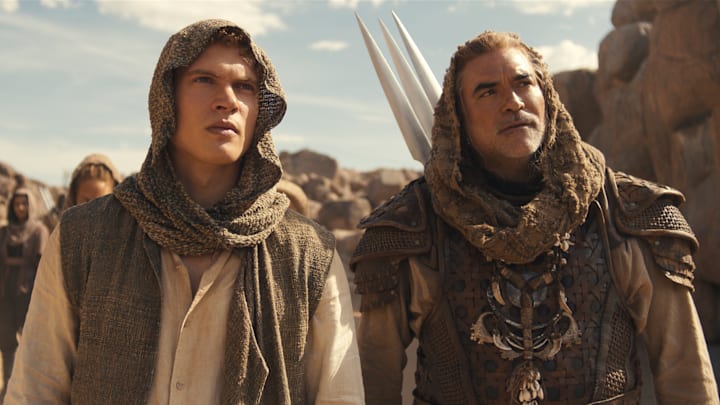 Daniel Henney (Lan), Josha Stradowski (Rand), and Björn Landberg (Rhuarc) in The Wheel of Time season 3.