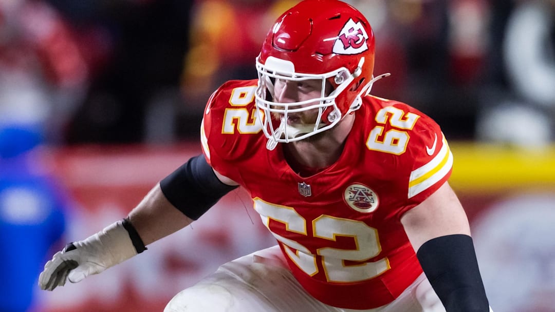 Jan 26, 2025; Kansas City, MO, USA; Kansas City Chiefs guard Joe Thuney (62) against the Buffalo Bills in the AFC Championship game at GEHA Field at Arrowhead Stadium.