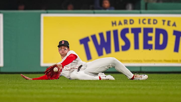 Jun 10, 2025; Boston, Massachusetts, USA; Boston Red Sox outfielder Roman Anthony (19) makes the catch against the Tampa Bay Rays in the sixth inning at Fenway Park. Mandatory Credit: David Butler II-Imagn Images Jun 10, 2025; Boston, Massachusetts, USA; Boston Red Sox outfielder Roman Anthony (19) makes the catch against the Tampa Bay Rays in the sixth inning at Fenway Park. Mandatory Credit: David Butler II-Imagn Images