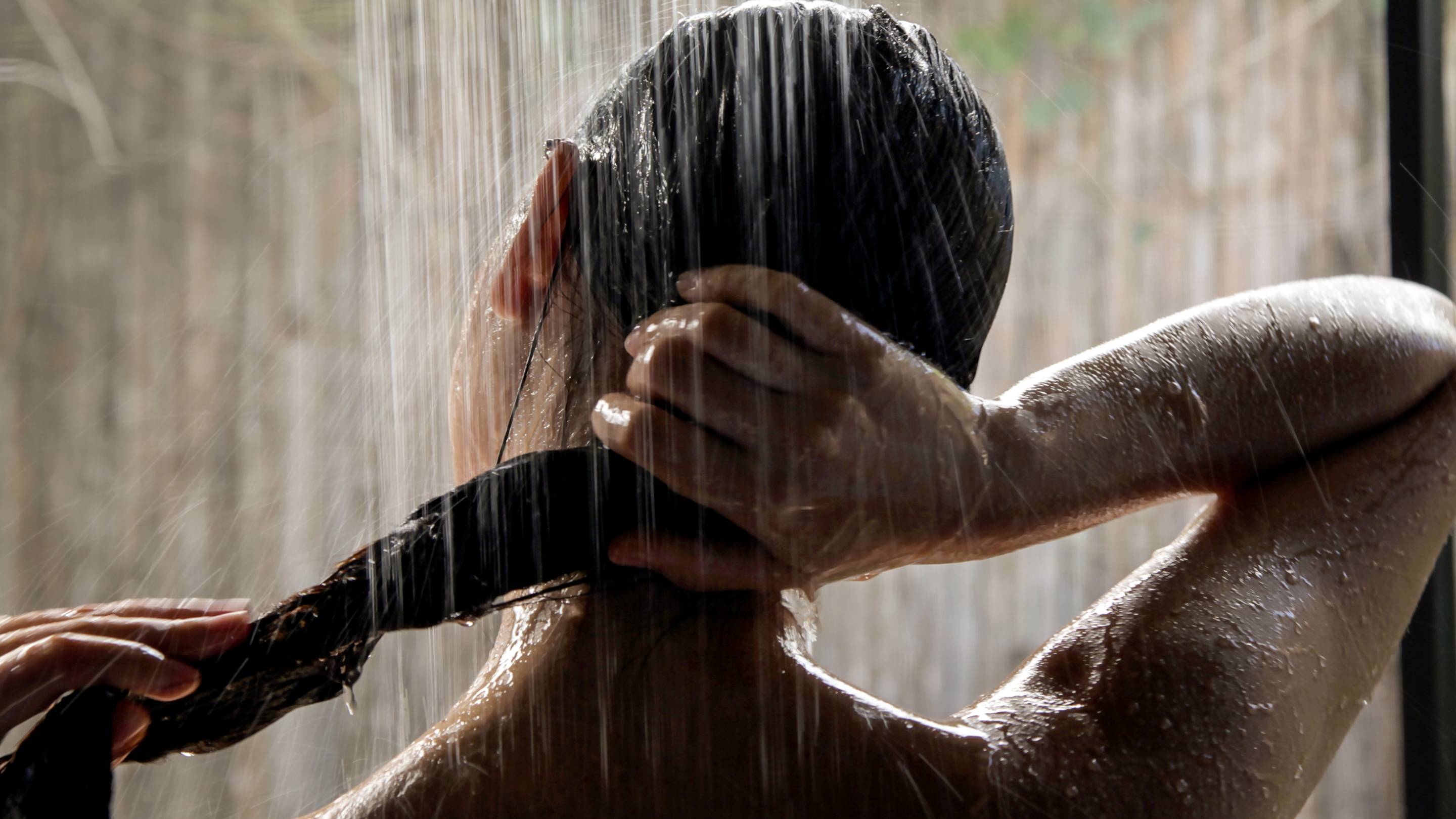 There's a Reason Why It Smells Extra Gross If You Fart in the Shower