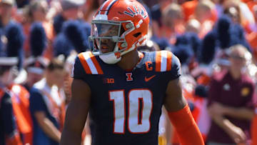 Sep 14, 2024; Champaign, Illinois, USA;  Illinois Fighting Illini defensive back Miles Scott (10) during the first half at Memorial Stadium. Mandatory Credit: Ron Johnson-Imagn Images