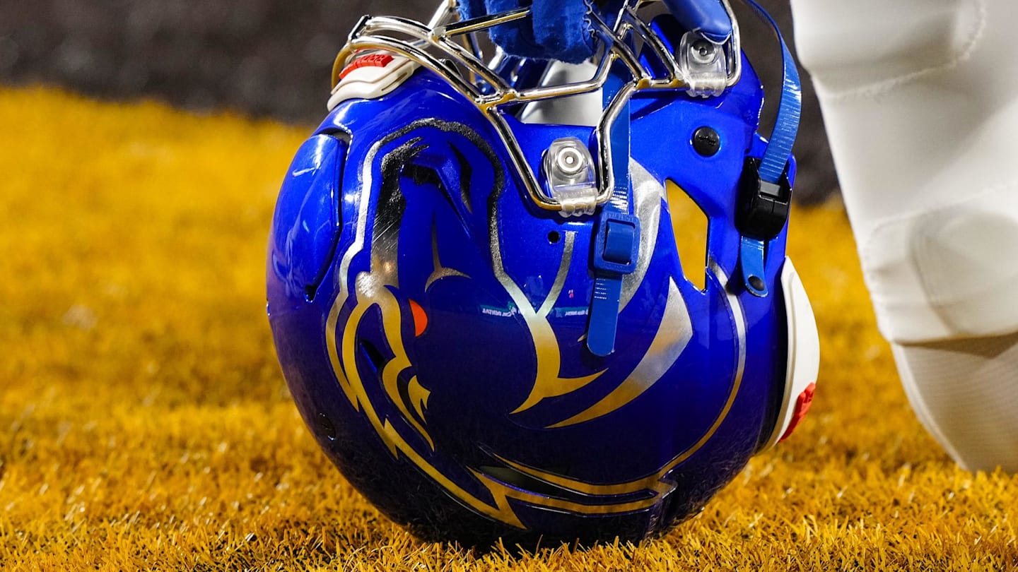 Boise State class of 2026 quarterback commit shoots up recruiting rankings