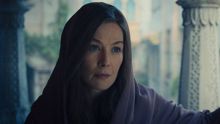 Rosamund Pike (Moiraine Damodred) in The Wheel of Time season 3. Image: Prime Video.