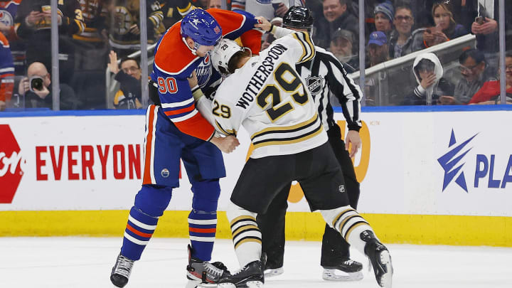 Edmonton Oilers forward Corey Perry (90)