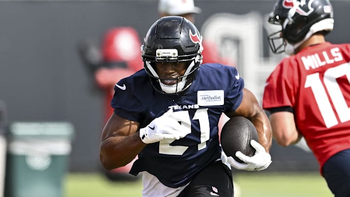 Jun 10, 2025; Houston, TX, USA; Houston Texans running back Nick Chubb (21) participates in a drill during an NFL football minicamp at NRG Stadium. Mandatory Credit: Maria Lysaker-Imagn Images Jun 10, 2025; Houston, TX, USA; Houston Texans running back Nick Chubb (21) participates in a drill during an NFL football minicamp at NRG Stadium. Mandatory Credit: Maria Lysaker-Imagn Images