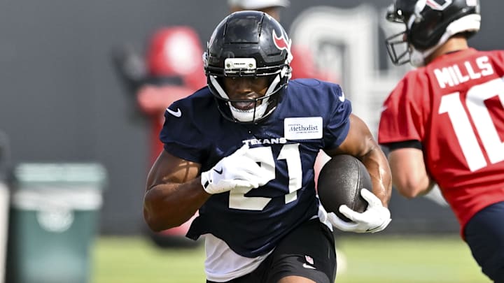 Jun 10, 2025; Houston, TX, USA; Houston Texans running back Nick Chubb (21) participates in a drill during an NFL football minicamp at NRG Stadium. Mandatory Credit: Maria Lysaker-Imagn Images Jun 10, 2025; Houston, TX, USA; Houston Texans running back Nick Chubb (21) participates in a drill during an NFL football minicamp at NRG Stadium. Mandatory Credit: Maria Lysaker-Imagn Images