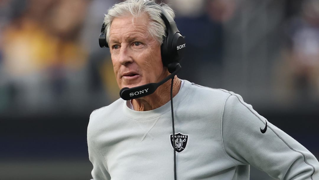 Nov 30, 2025; Inglewood, California, USA; Las Vegas Raiders head coach Pete Carroll during the first half at SoFi Stadium. Mandatory Credit: Kiyoshi Mio-Imagn Images