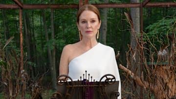 Sirens. Julianne Moore in episode 102 of Sirens