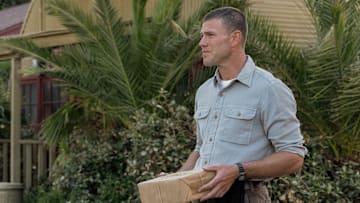 NCIS: Origins – Pictured (L-R): Austin Stowell as Leroy Jethro Gibbs