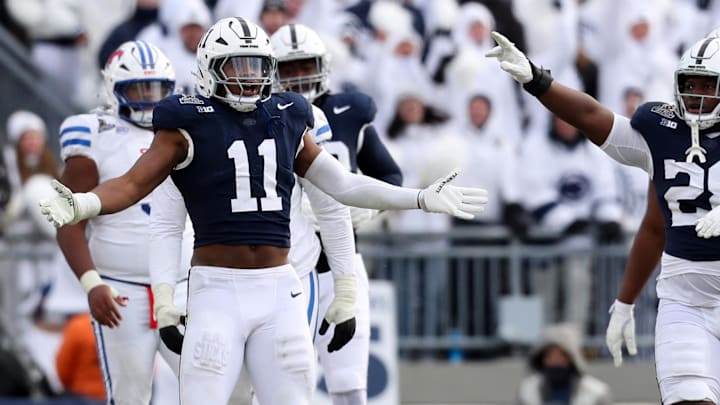 Penn State Nittany Lions defensive end Abdul Carter (11)