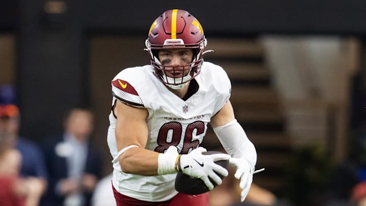 Commanders bring back Zach Ertz on one-year deal