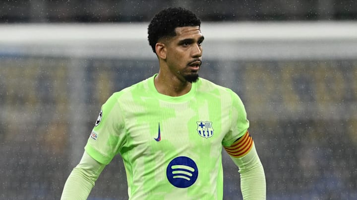 L'avenir de Ronald Araujo est au centre de toutes les attentions. L'avenir de Ronald Araujo est au centre de toutes les attentions.