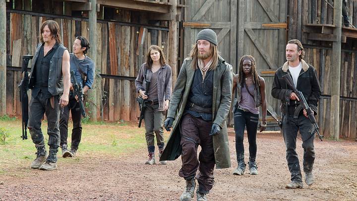 Steven Yeun as Glenn Rhee, Danai Gurira as Michonne, Michael Cudlitz as Abraham, Andrew Lincoln as Rick Grimes, Lauren Cohan as Maggie Greene, Norman Reedus as Daryl Dixon, and Tom Payne as Jesus in The Walking Dead Season 6, Episode 11