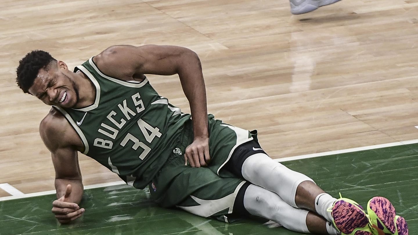 NBA Fans React To Disappointing Giannis Antetokounmpo News