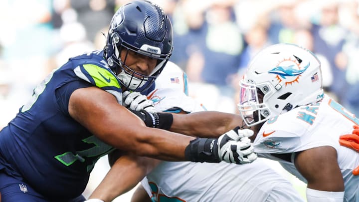 Seattle Seahawks RT Stone Forsythe Showing 'Steady Improvement' Entering  Week 4