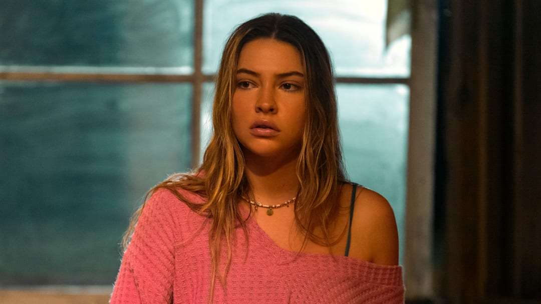 Outer Banks. Madelyn Cline as Sarah Cameron in episode 408 of Outer Banks. Cr. Jackson Lee Davis/Netflix © 2024