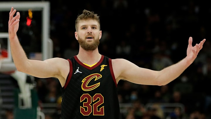 Cleveland Cavaliers v Milwaukee Bucks