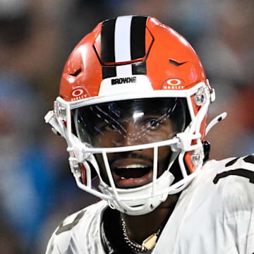 Browns quarterback Shedeur Sanders suffered an oblique strain during practice this week.