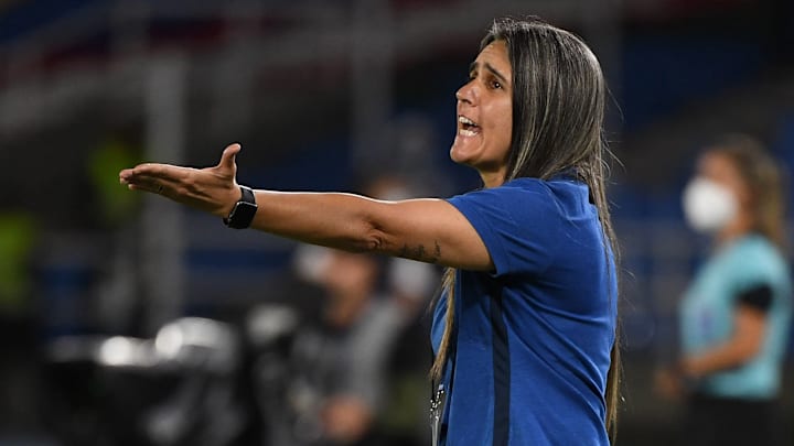 Emily Lima deixou o comando do Peru rumo à Espanha
