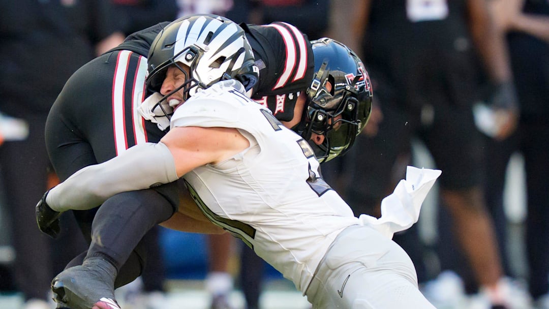 Oregon defensive back Dillon Thieneman