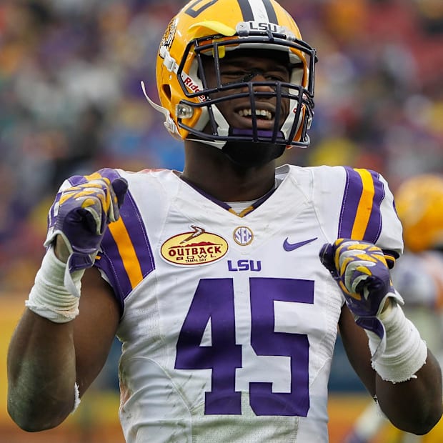 LSU Tigers linebacker Deion Jones (45) against the Iowa Hawkeyes during the second half at Raymond James Stadium.