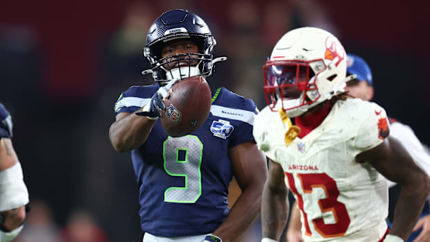 Analyst labels Seahawks RB Kenneth Walker III ‘uninspiring’ play vs. Texans