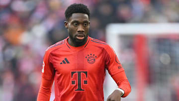 Alphonso Davies bleibt bis 2030 beim FC Bayern. 