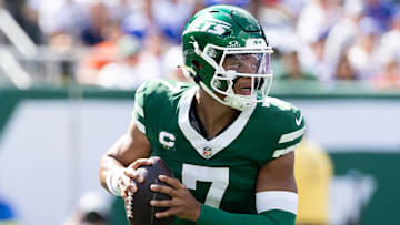 NY Jets quarterback Justin Fields