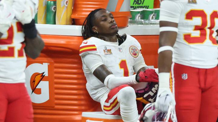 Feb 9, 2025; New Orleans, LA, USA; Kansas City Chiefs players including Kansas City Chiefs wide receiver Xavier Worthy (1) react from the sideline in the fourth quarter against the Philadelphia Eagles in Super Bowl LIX at Ceasars Superdome. Mandatory Credit: Stephen Lew-Imagn Images