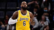 James firmó una multimillonaria extensión de contrato con los Lakers