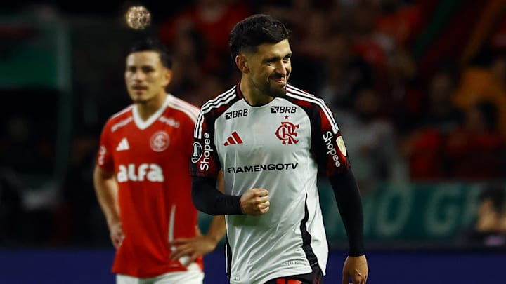 Flamengo eliminou o Internacional nas oitavas Flamengo eliminou o Internacional nas oitavas