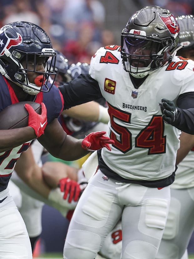 Tampa Bay Buccaneers linebacker Lavonte David (54) and Houston Texans running back Devin Singletary (26)
