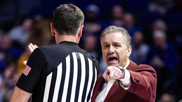 Arkansas Razorbacks coach John Calipari tried to point the Hogs in the right direction but they still lost at LSU, 78-74.