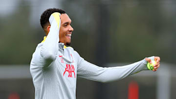 Jogador tem diversos títulos com o Liverpool