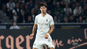 Ex-Bundesligastar Julian Weigl kickt jetzt in der Wüste