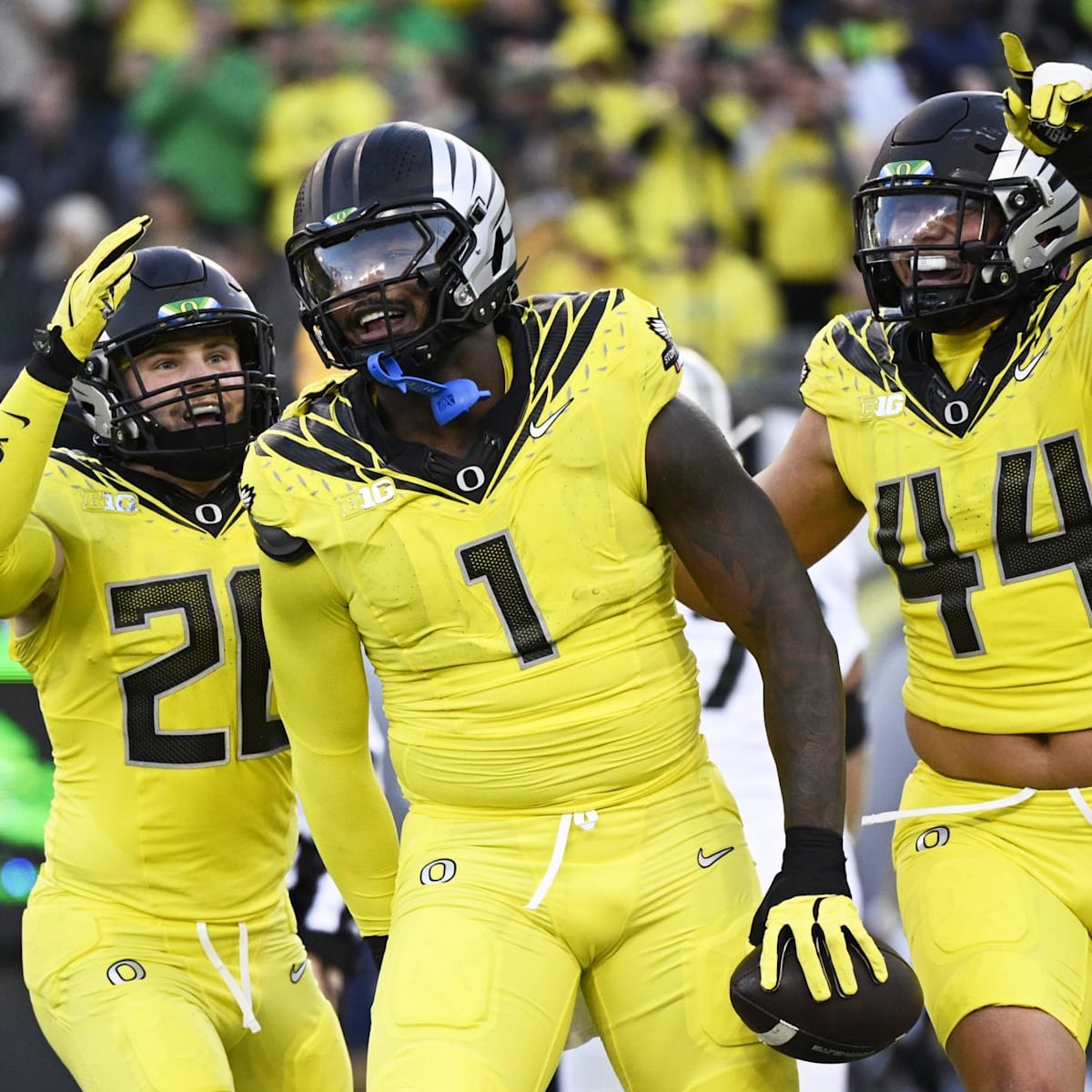 Oregon Ducks Violent Jordan Burch Earns 3 Honors For Dominating Michigan State