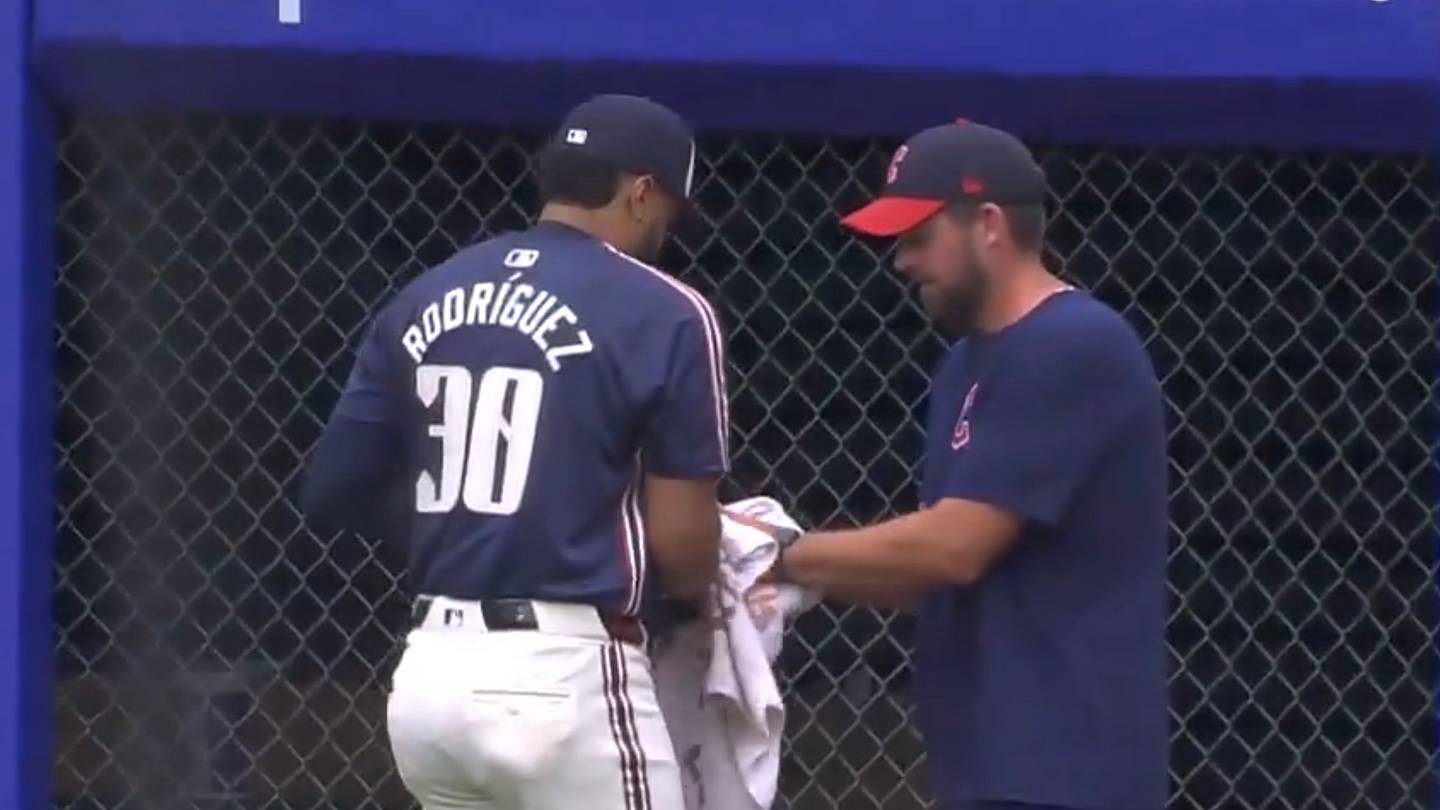 Guardians Rookie Johnathan Rodriguez Heroically Saves Baby Bird in Outfield - Vimarsana News
