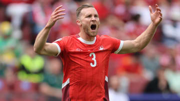 Silvan Widmer et la Suisse joue avec un maillot pas au gout des twittos