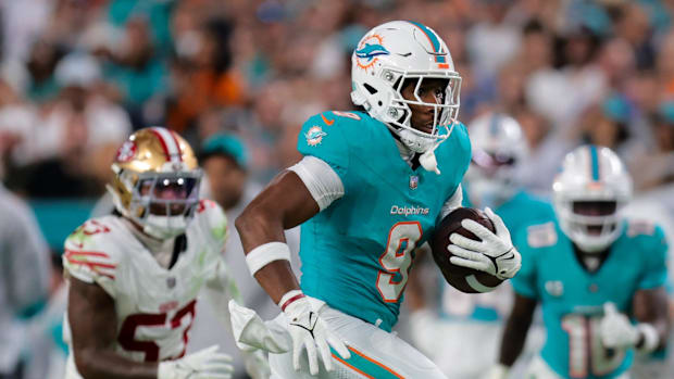 Jonnu Smith is the Week 17 TE Start of the Week.