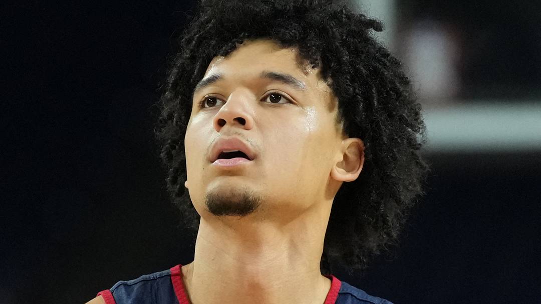 Apr 3, 2026; Indianapolis, IN, USA; Arizona Wildcats guard Brayden Burries (5) shoots the ball during a practice session ahead of the Final Four of the men's 2026 NCAA Tournament at Lucas Oil Stadium. Mandatory Credit: Bob Donnan-Imagn Images Apr 3, 2026; Indianapolis, IN, USA; Arizona Wildcats guard Brayden Burries (5) shoots the ball during a practice session ahead of the Final Four of the men's 2026 NCAA Tournament at Lucas Oil Stadium. Mandatory Credit: Bob Donnan-Imagn Images