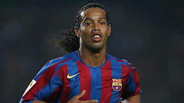 Le maillot du Clasico rendra hommage à la prestation de Ronaldinho face au Real Madrid en 2005.