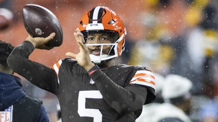 Nov 21, 2024; Cleveland, Ohio, USA; Cleveland Browns quarterback Jameis Winston (5) throws the ball during warm ups before the game against the Pittsburgh Steelers at Huntington Bank Field Stadium. Nov 21, 2024; Cleveland, Ohio, USA; Cleveland Browns quarterback Jameis Winston (5) throws the ball during warm ups before the game against the Pittsburgh Steelers at Huntington Bank Field Stadium.