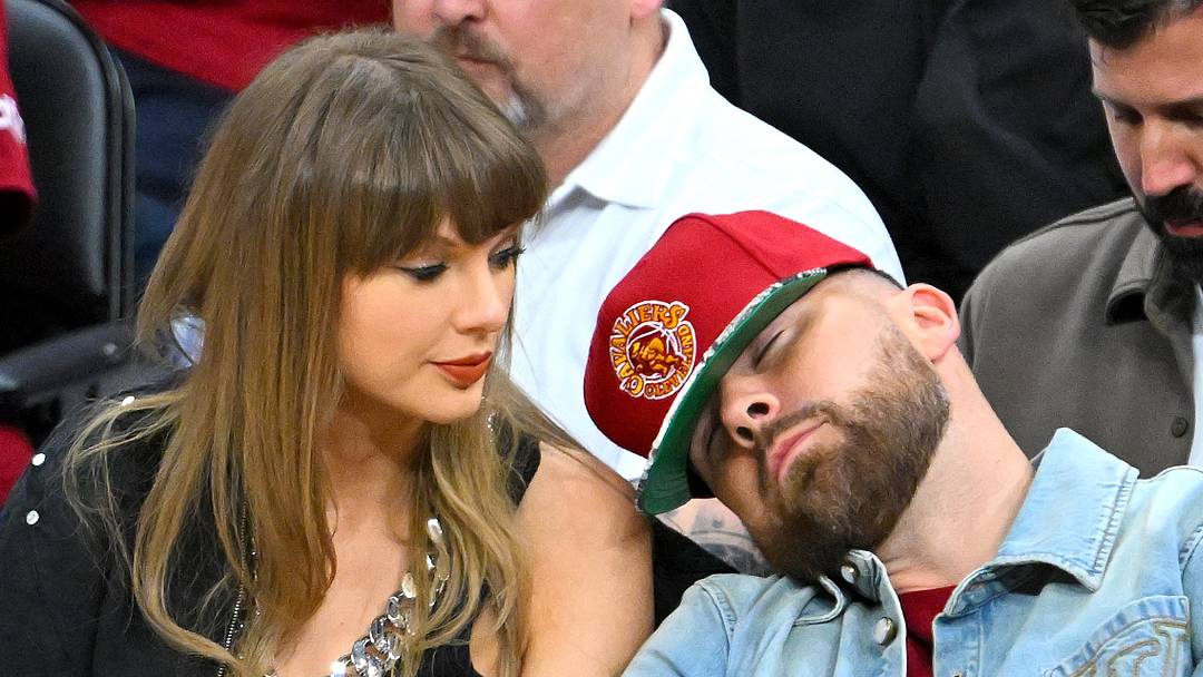 Taylor Swift and Travis Kelce at an NBA game