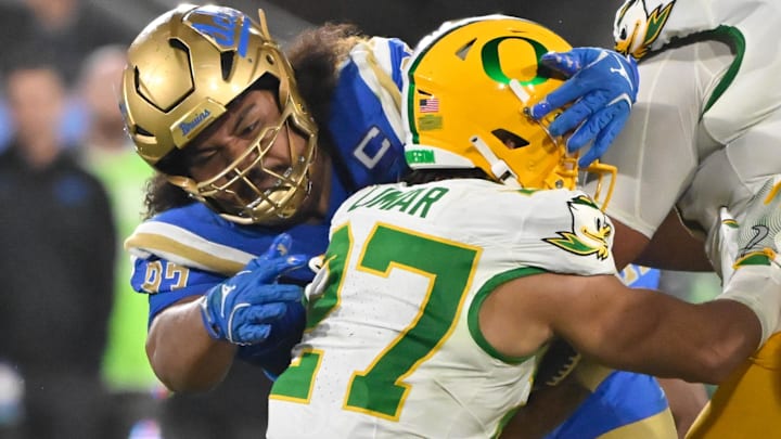 Jayden Limar opened Oregon's 2025 season with a  14-yard touchdown run.