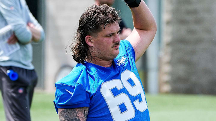 Detroit Lions guard Tate Ratledge (69).