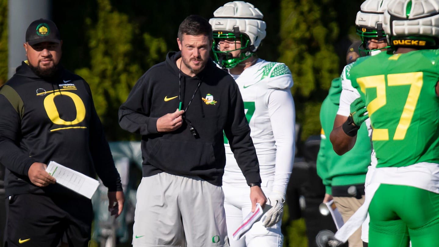 Oregon Ducks Depth Chart Projection Before Spring Game Dakorien Moore Starting?