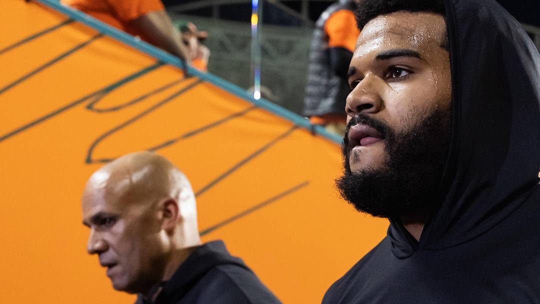 Miami Hurricanes edge rusher Akheem Mesidor