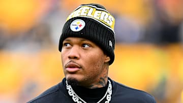 Washington Commanders defensive end Preston Smith