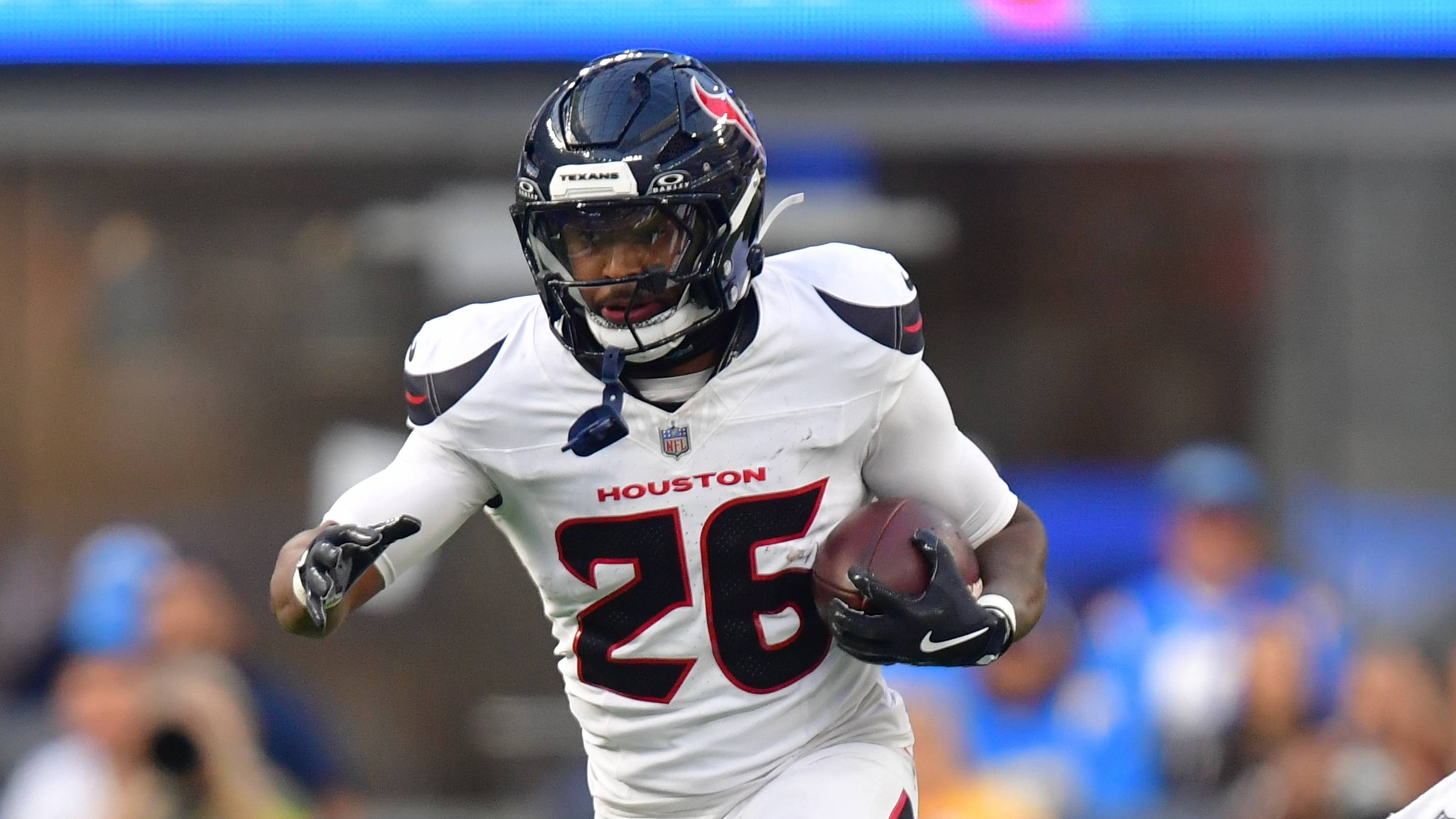Aiden Fisher and Collin Wright headline Texans’ cuts in latest roster shuffle