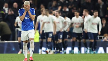 Richarlison, atacante do Everton, passou em branco